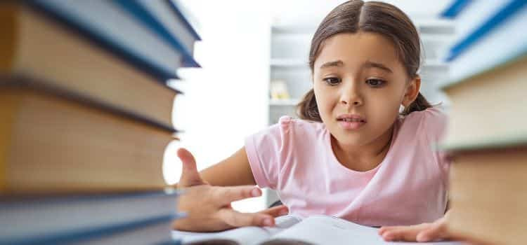 Pretendere la perfezione-bambina insoddisfatta