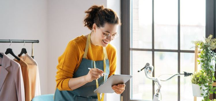 lavoro e passione-ragazza tablet
