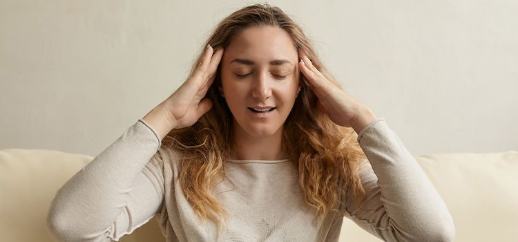 Come calmare l'ansia - ragazza che prova sollievo