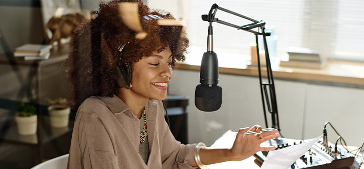 come-realizzarsi-nel-lavoro-speaker-radiofonico