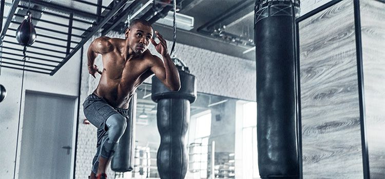 creare se stessi - uomo che corre in palestra